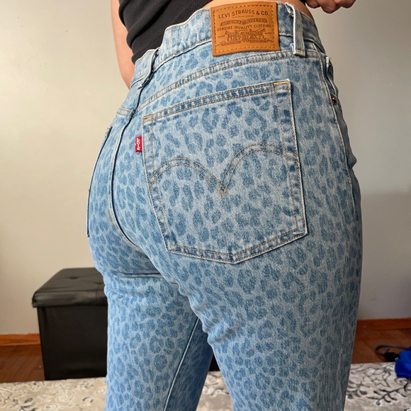 Levi’s cheetah print Wedgie straight fit Jeans - Picture 1 of 9